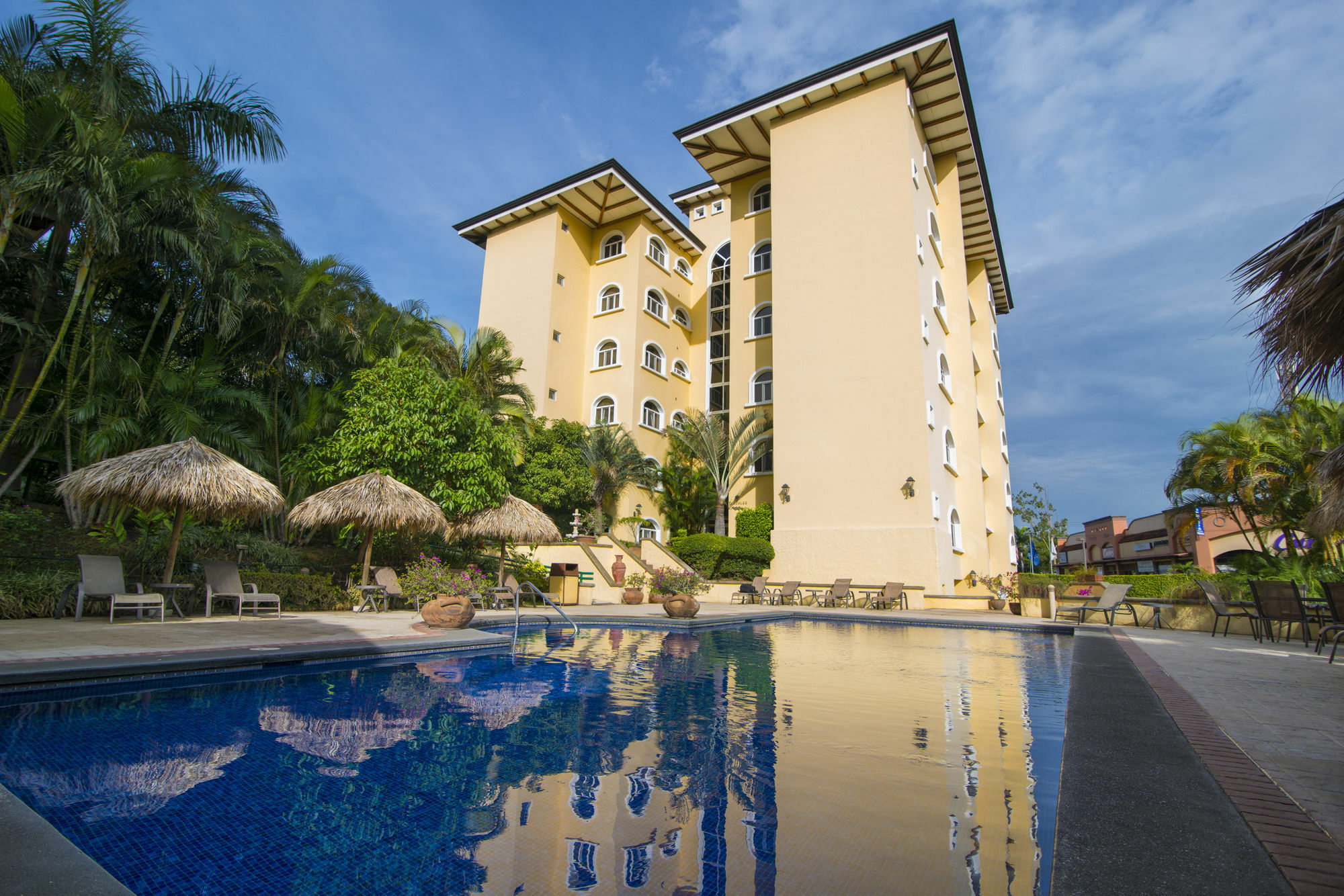Apartotel & Suites Villas Del Rio San Jose  Exterior photo